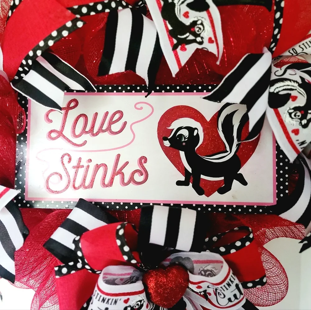 Love Stinks Wreath Deco Mesh Bows Humor Single Life Breakup Divorce